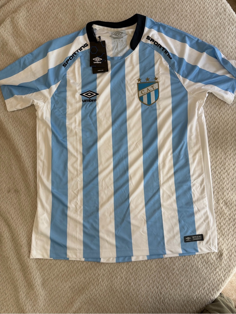Umbro Atlético Tucumán 2018/2019 Home
Jersey - Size Large (L) - New With Tags